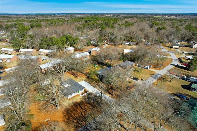 127 Perry Street, Loganville, GA 30052