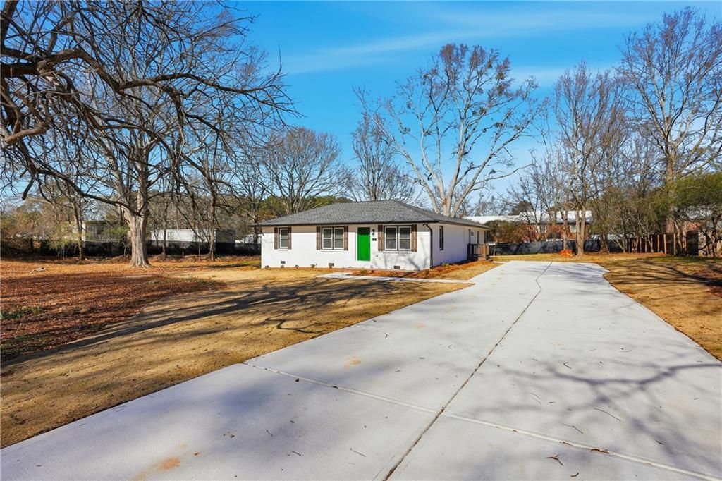 127 Perry Street, Loganville, GA 30052