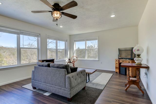 119 Eric Drive, Kirbyville, MO 65679