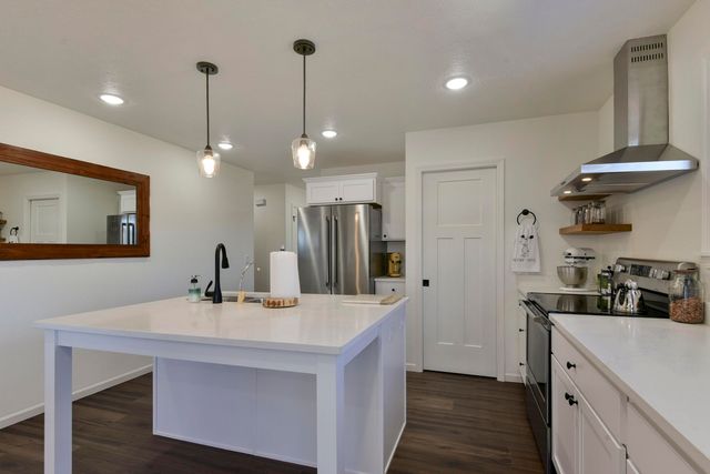 119 Eric Drive, Kirbyville, MO 65679