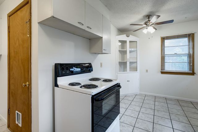 542 S Georgie, Derby, KS 67037