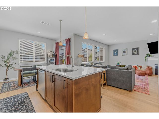 213 S 88TH Dr, Ridgefield, WA 98642