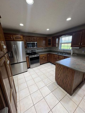 177 General Cleburne Drive, Richmond, KY 40475