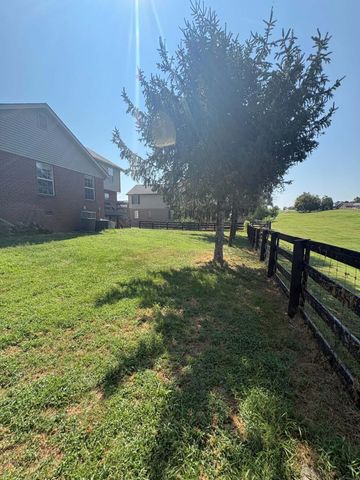 177 General Cleburne Drive, Richmond, KY 40475