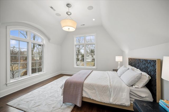 1020 Bluff Road, Glencoe, IL 60022