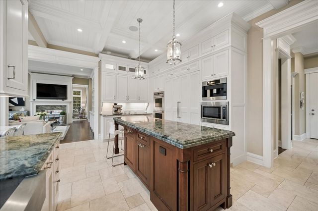 1020 Bluff Road, Glencoe, IL 60022