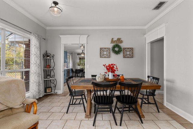 703 Russell St, Henderson, TX 75652