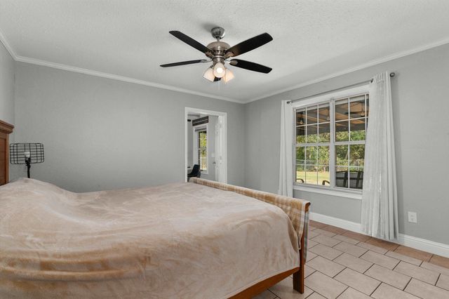 703 Russell St, Henderson, TX 75652