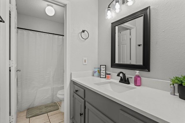 703 Russell St, Henderson, TX 75652