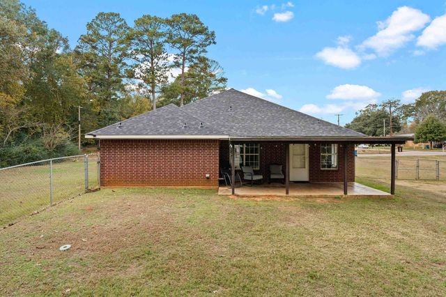 703 Russell St, Henderson, TX 75652