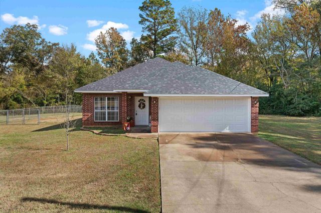 703 Russell St, Henderson, TX 75652