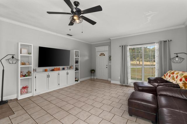 703 Russell St, Henderson, TX 75652