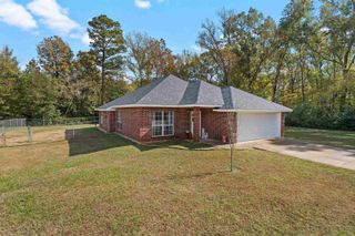 703 Russell St, Henderson, TX 75652