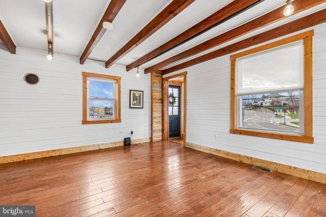 36 E 1ST AVE, Collegeville, PA 19426