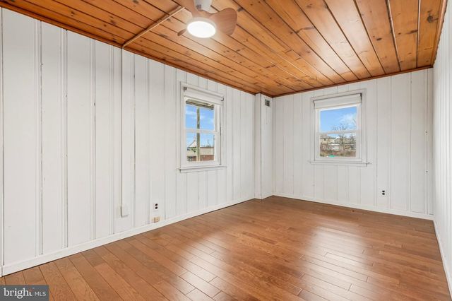 36 E 1ST AVE, Collegeville, PA 19426