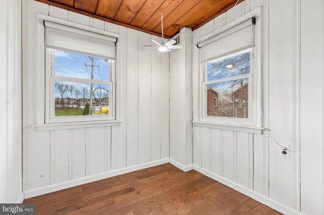 36 E 1ST AVE, Collegeville, PA 19426