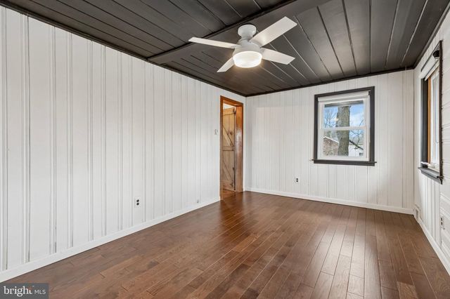 36 E 1ST AVE, Collegeville, PA 19426