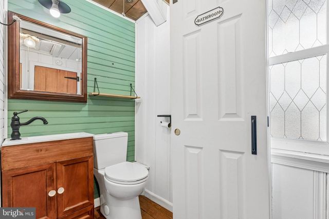 36 E 1ST AVE, Collegeville, PA 19426