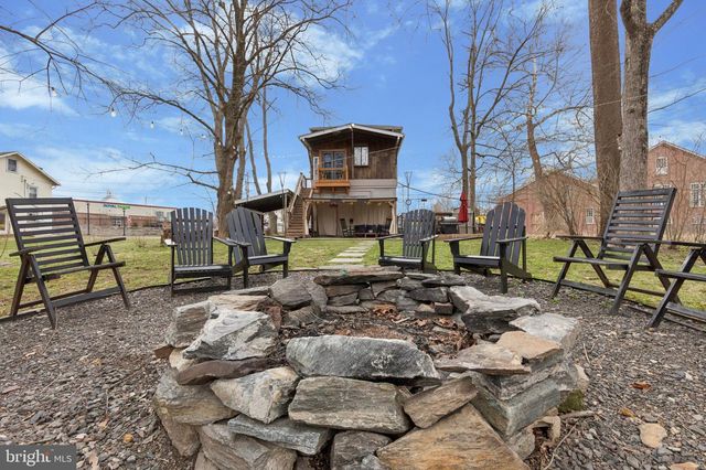 36 E 1ST AVE, Collegeville, PA 19426