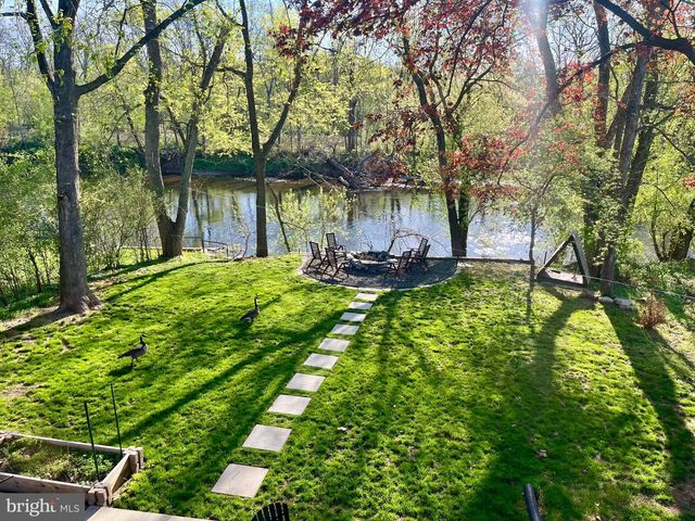 36 E 1ST AVE, Collegeville, PA 19426