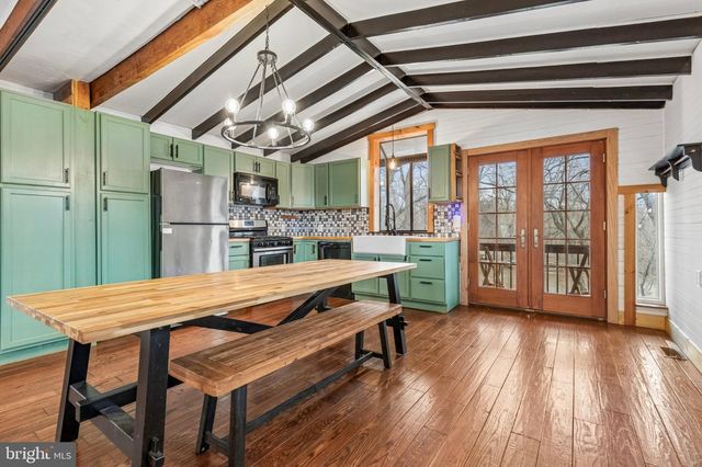 36 E 1ST AVE, Collegeville, PA 19426