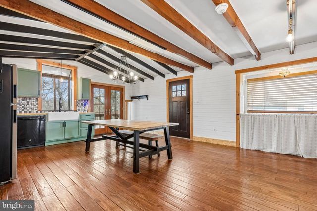 36 E 1ST AVE, Collegeville, PA 19426