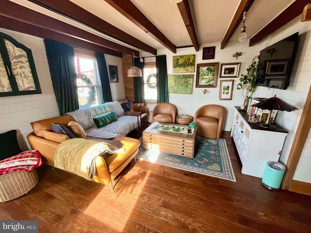 36 E 1ST AVE, Collegeville, PA 19426