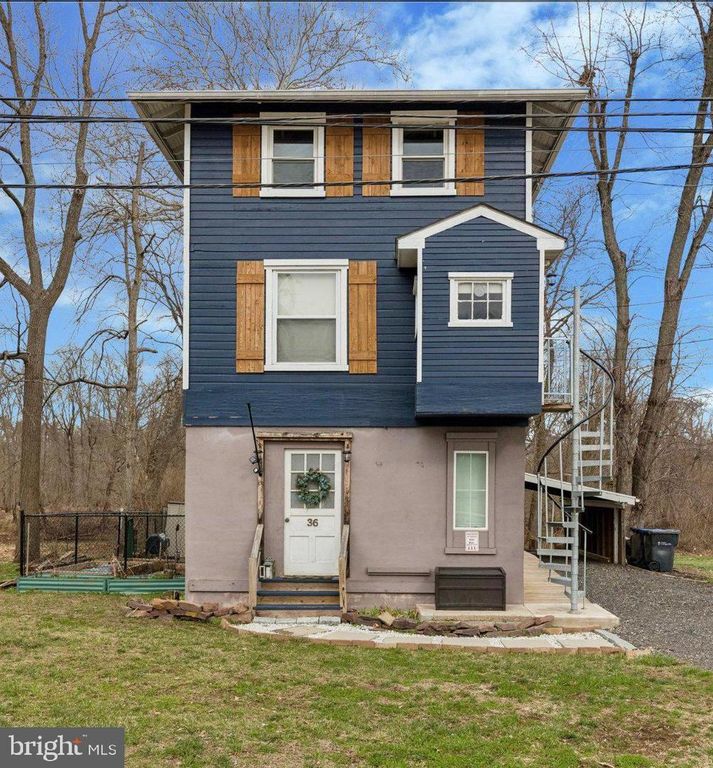 36 E 1ST AVE, Collegeville, PA 19426