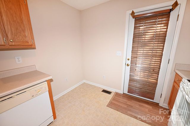 621 23rd Street NW, Hickory, NC 28601