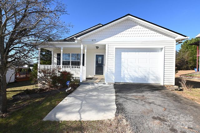 621 23rd Street NW, Hickory, NC 28601