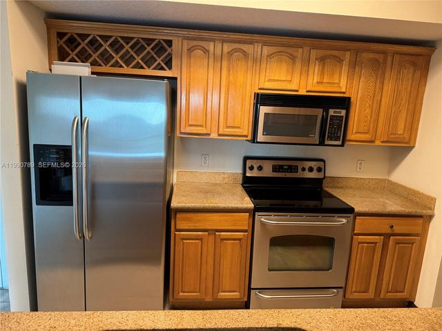 4242 NW 2nd St 1407, Miami, FL 33126