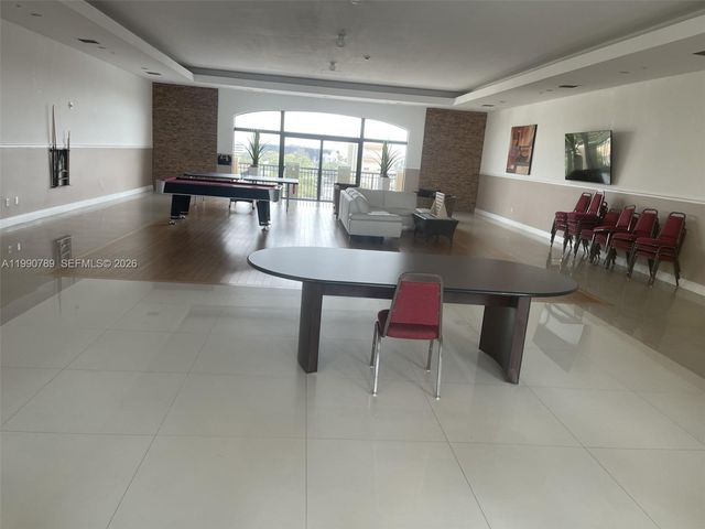 4242 NW 2nd St 1407, Miami, FL 33126