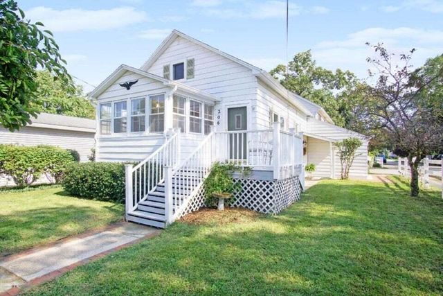 206 N Lake Avenue A & B, Spring Lake, MI 49456