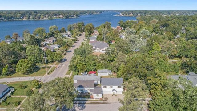 206 N Lake Avenue A & B, Spring Lake, MI 49456