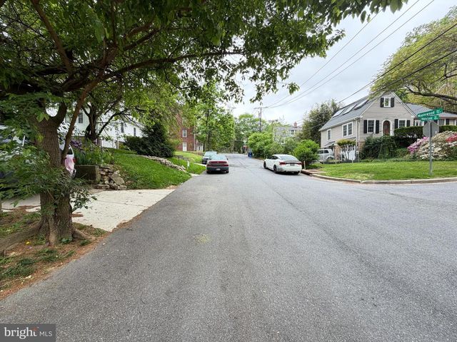 903 MAPLEWOOD AVE, Takoma Park, MD 20912