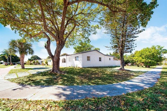 1031 SW 6th Way, Deerfield Beach, FL 33441