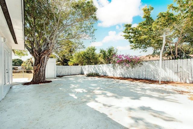 1031 SW 6th Way, Deerfield Beach, FL 33441