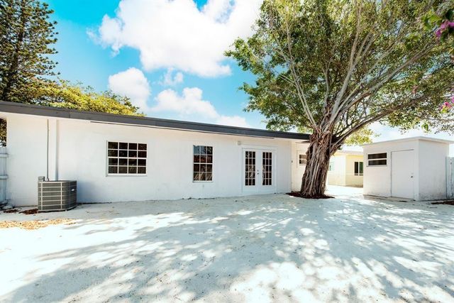 1031 SW 6th Way, Deerfield Beach, FL 33441