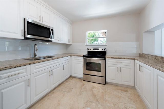 1031 SW 6th Way, Deerfield Beach, FL 33441