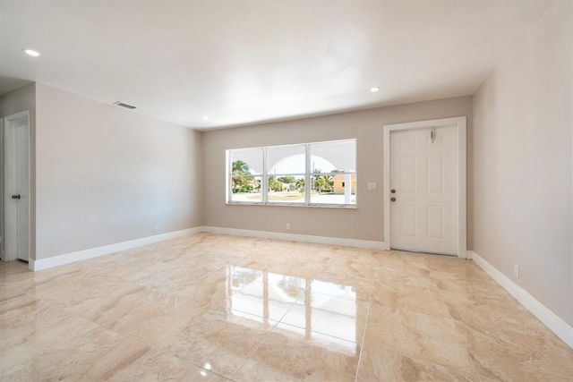 1031 SW 6th Way, Deerfield Beach, FL 33441