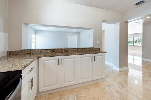 1031 SW 6th Way, Deerfield Beach, FL 33441