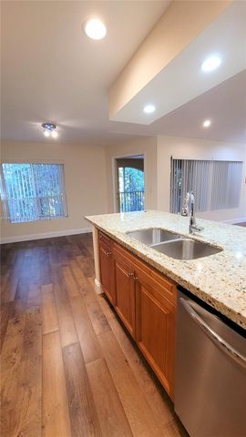 2420 NW 33rd St 1008, Oakland Park, FL 33309