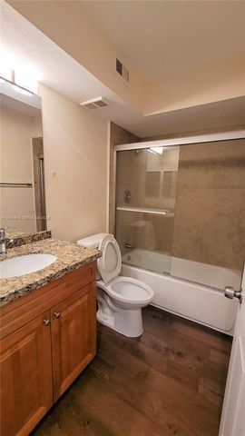 2420 NW 33rd St 1008, Oakland Park, FL 33309