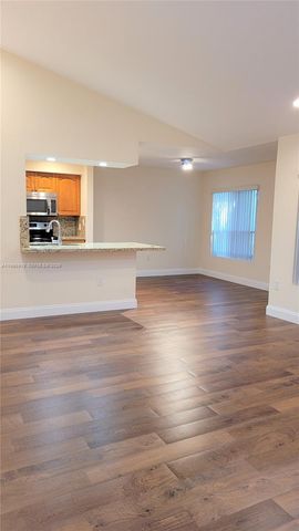 2420 NW 33rd St 1008, Oakland Park, FL 33309