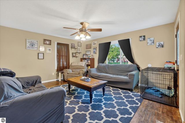 225 Grafton Avenue, Alma, MI 48801