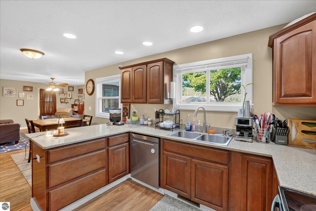 225 Grafton Avenue, Alma, MI 48801