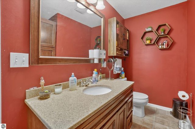 225 Grafton Avenue, Alma, MI 48801