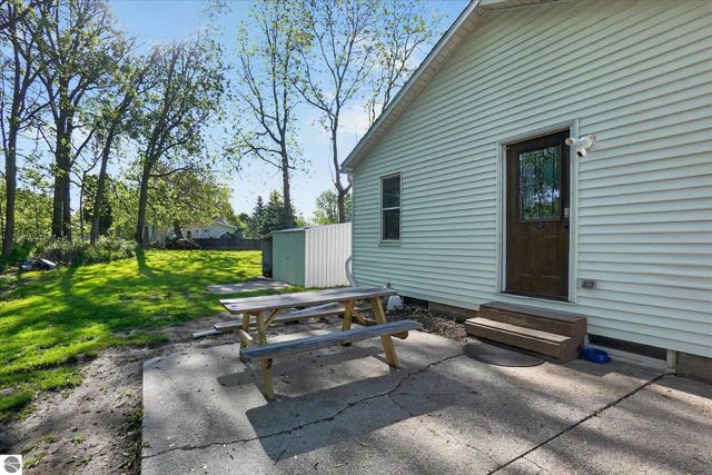 225 Grafton Avenue, Alma, MI 48801