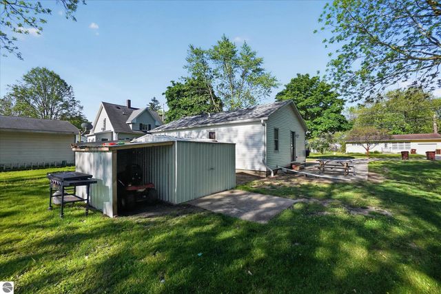 225 Grafton Avenue, Alma, MI 48801