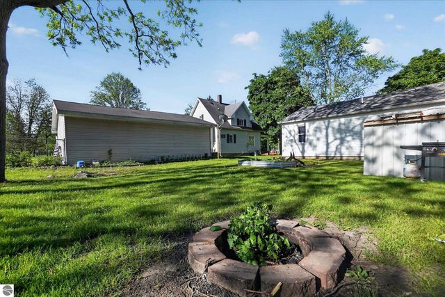 225 Grafton Avenue, Alma, MI 48801